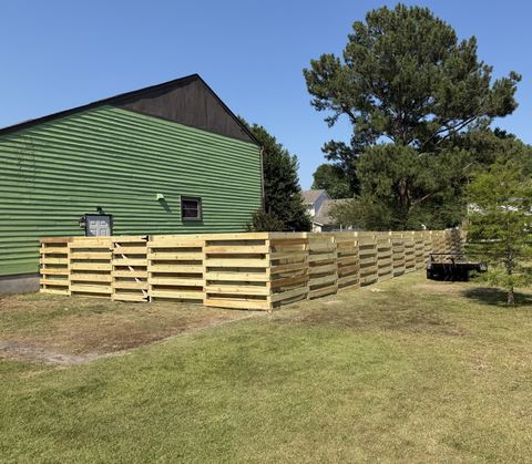 The new fence and its gate, Havelock